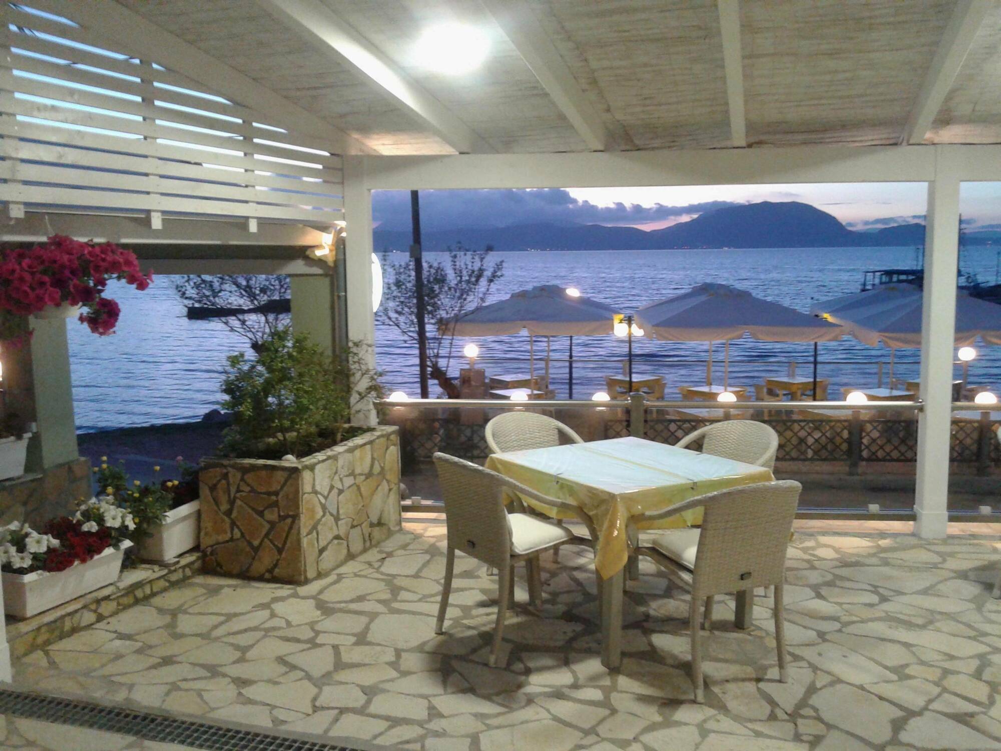 Golden Sunset Otel Mpoukaris Dış mekan fotoğraf